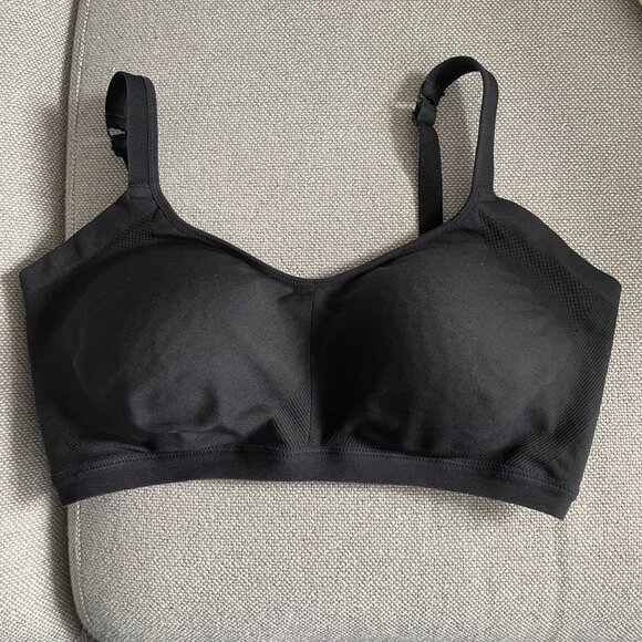 Bundle of 2 Ardene Crop T-shirt and Warner's Bra - Picture 7 of 9